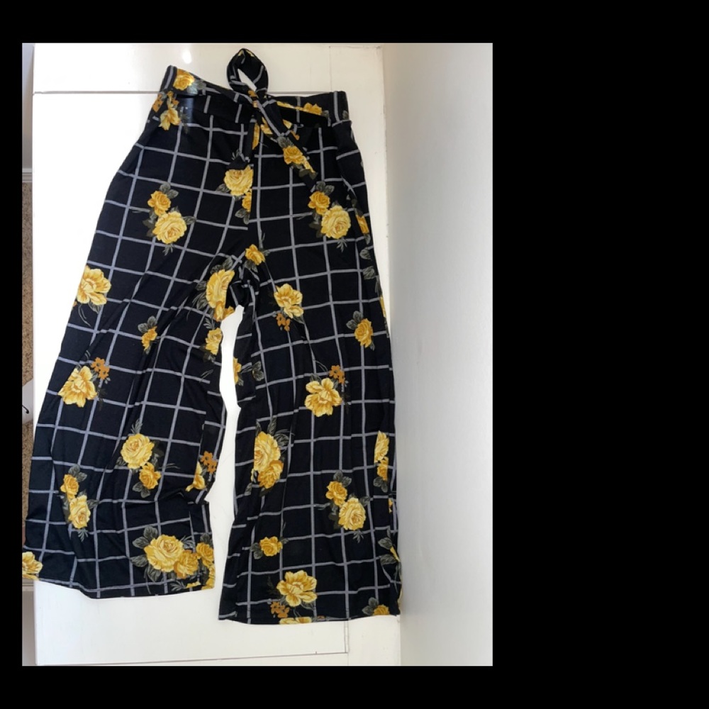 Floral Printed Flowy Pants